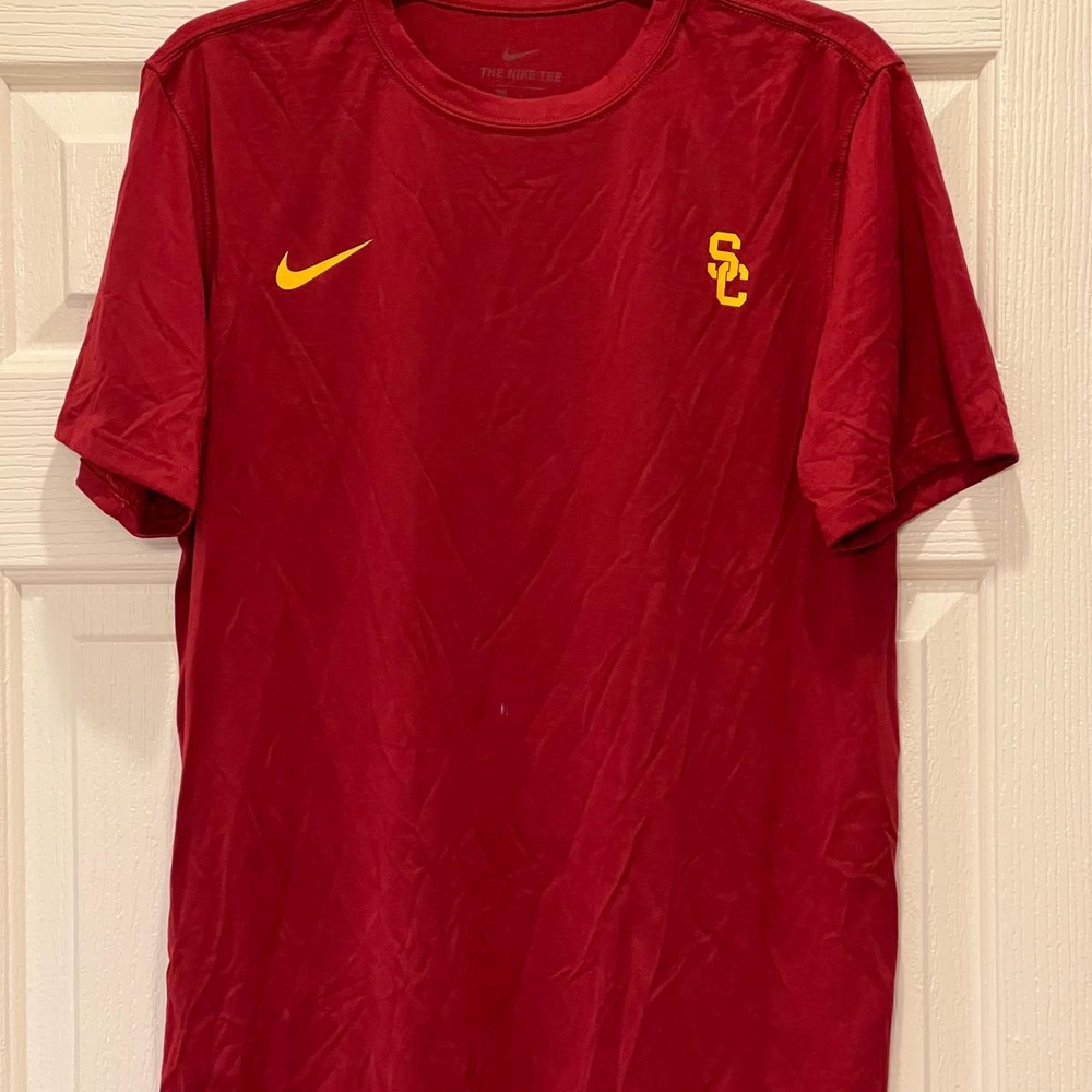 Nike Men's Red T-Shirt